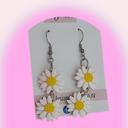 Daisy Danglies – NZ Polymer Clay Earrings